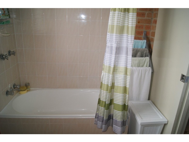 52 ANDERSON STREET, Avenell Heights QLD 4670