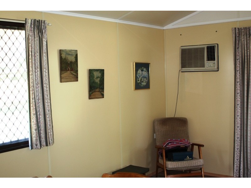 33a Hanbury St, Bundaberg North QLD 4670