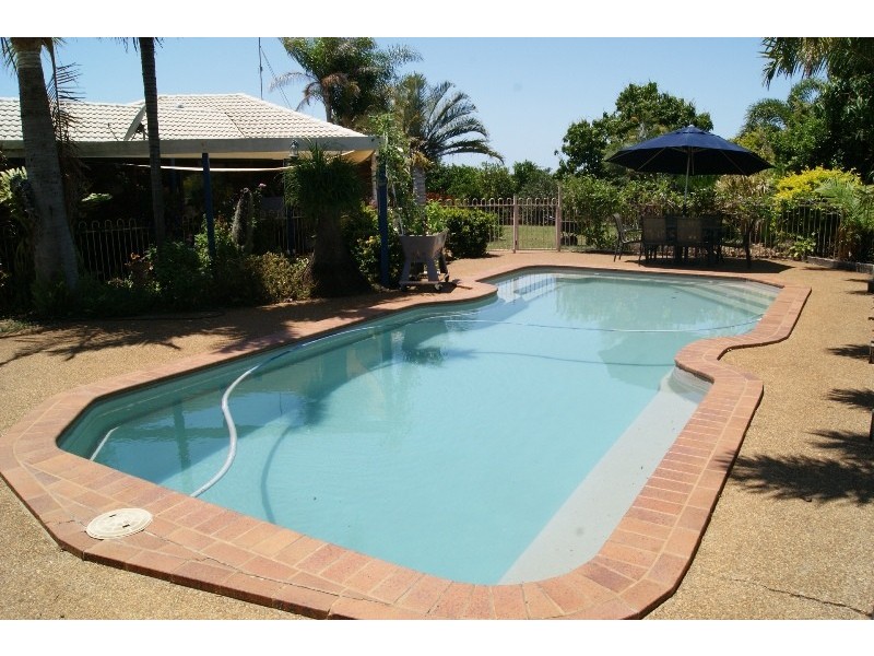 33 Gibsons Street, Burnett Heads QLD 4670