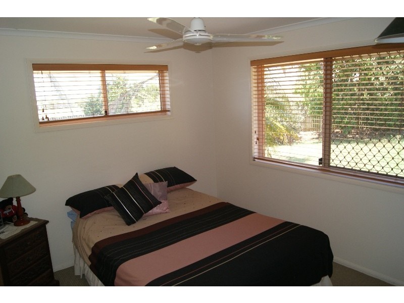 33 Gibsons Street, Burnett Heads QLD 4670