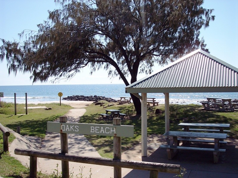 33 Gibsons Street, Burnett Heads QLD 4670