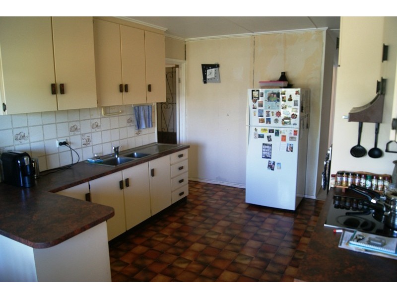 51 VASEY STREET, Avenell Heights QLD 4670
