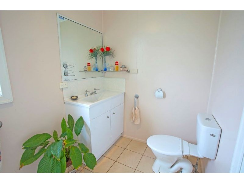 8 Hurst Street, Walkervale QLD 4670