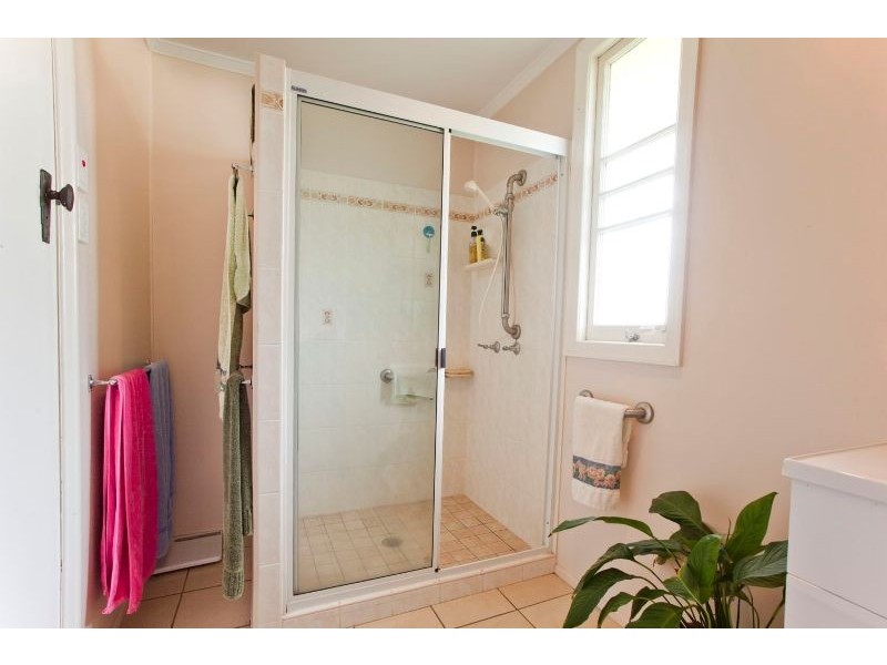 8 Hurst Street, Walkervale QLD 4670