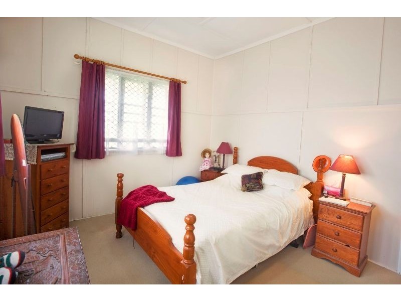 8 Hurst Street, Walkervale QLD 4670