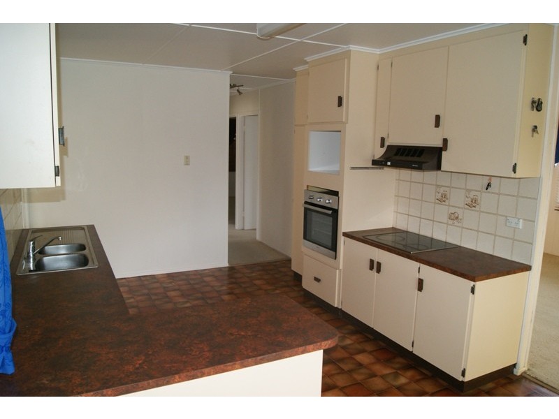 51 VASEY STREET, Avenell Heights QLD 4670