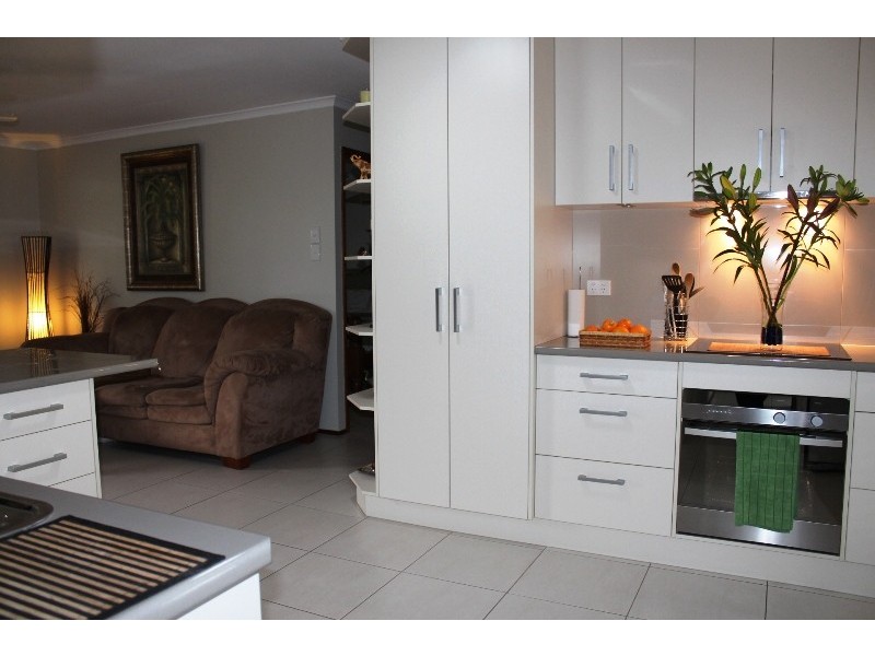 18a McLachlan Drive, Avenell Heights QLD 4670