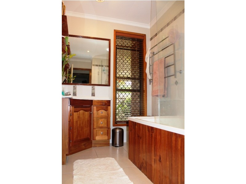 18a McLachlan Drive, Avenell Heights QLD 4670