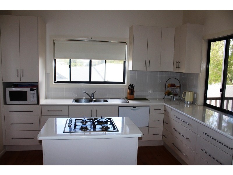30 Acacia Street, Moore Park Beach QLD 4670