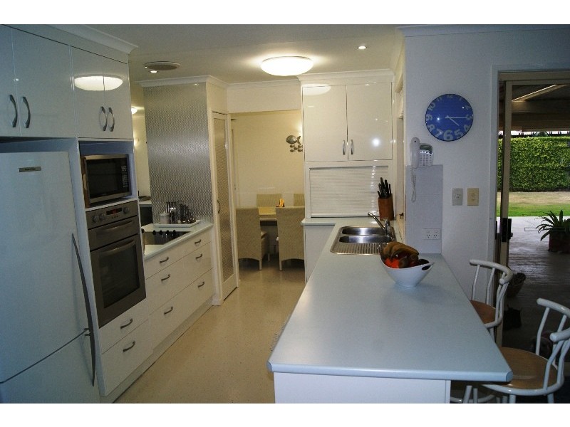 121 Shelley Street, Burnett Heads QLD 4670