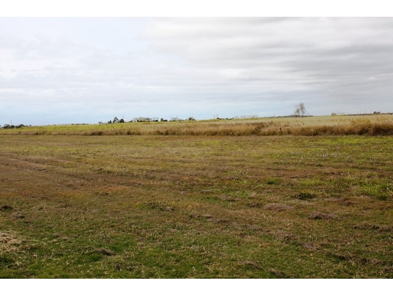 Moore Park Beach QLD 4670