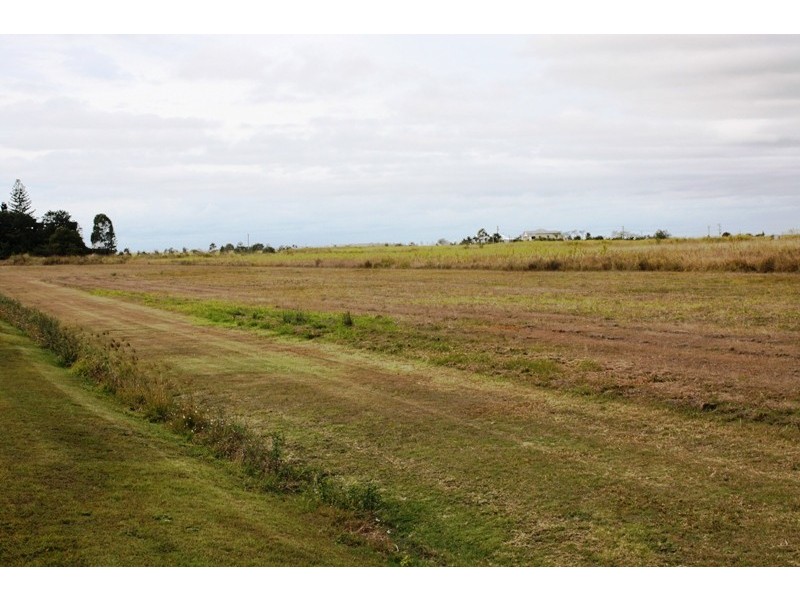 Moore Park Beach QLD 4670