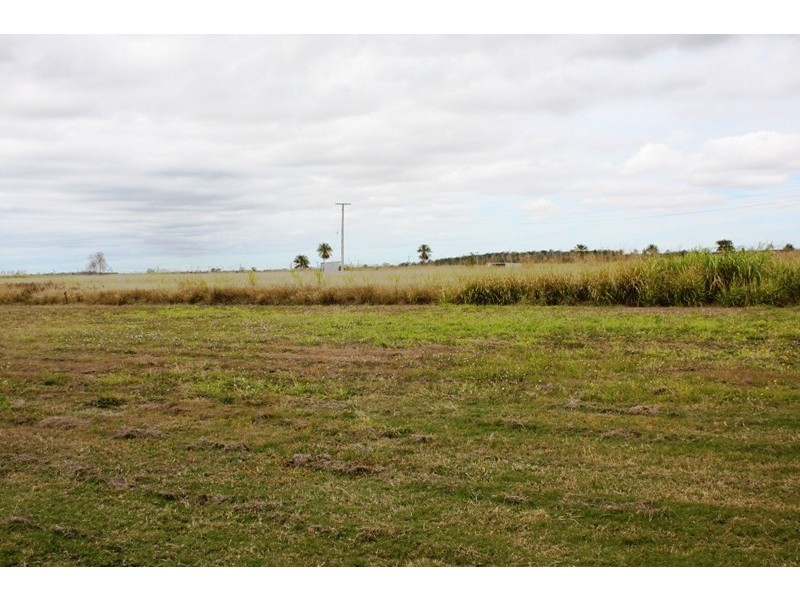 Moore Park Beach QLD 4670