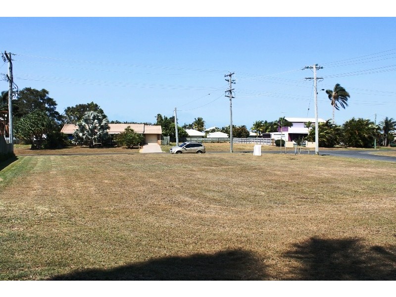 12 LOGAN ROAD, Innes Park QLD 4670