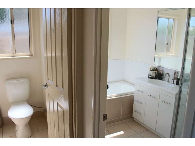 6 Glenmorris Street, Walkervale QLD 4670