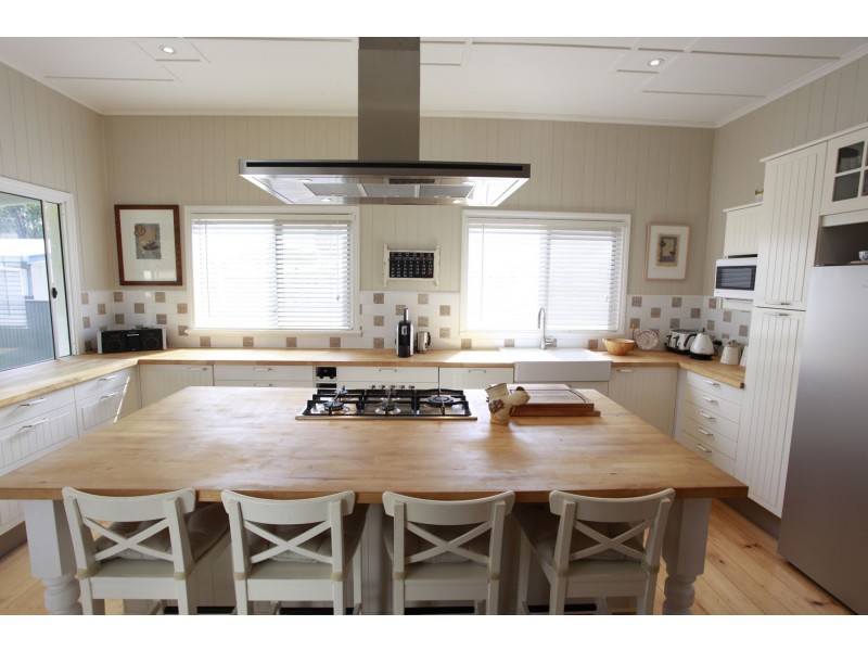 17 Curtis Street, Bundaberg South QLD 4670