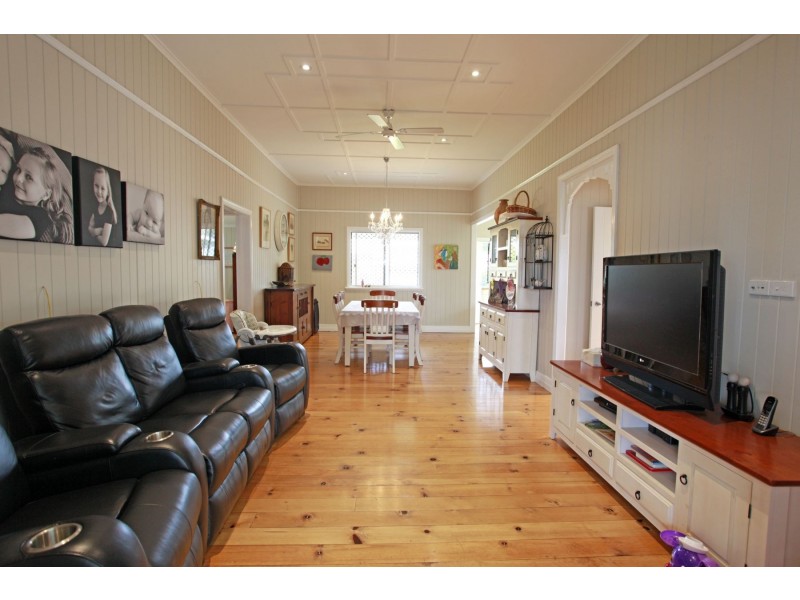 17 Curtis Street, Bundaberg South QLD 4670