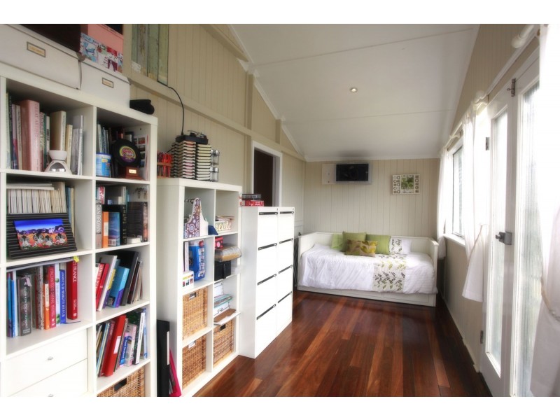 17 Curtis Street, Bundaberg South QLD 4670