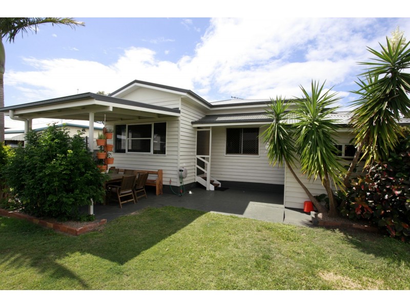 17 Curtis Street, Bundaberg South QLD 4670