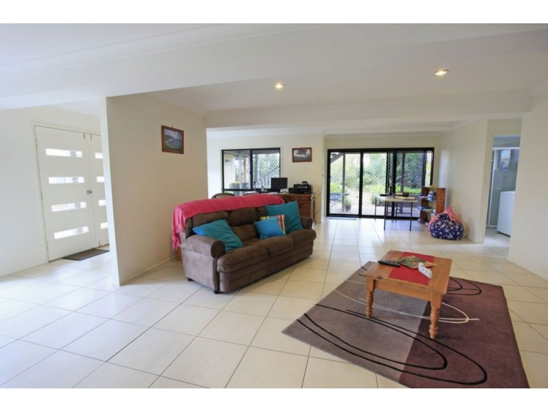 30 Acacia Street, Moore Park Beach QLD 4670