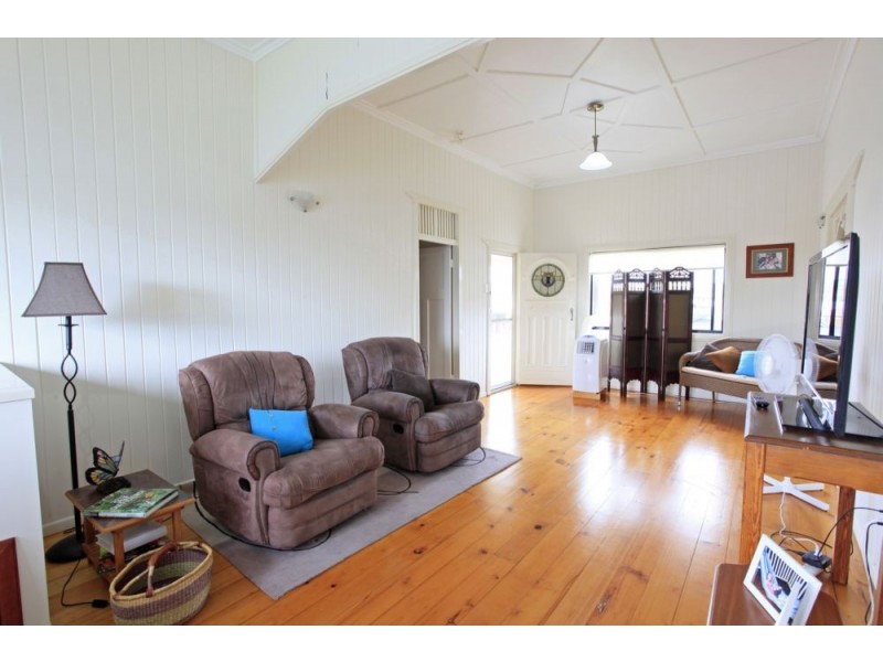 30 Acacia Street, Moore Park Beach QLD 4670