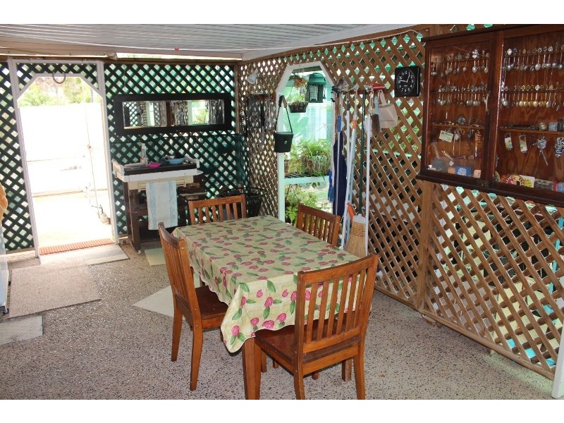 33 Shell Street, Burnett Heads QLD 4670