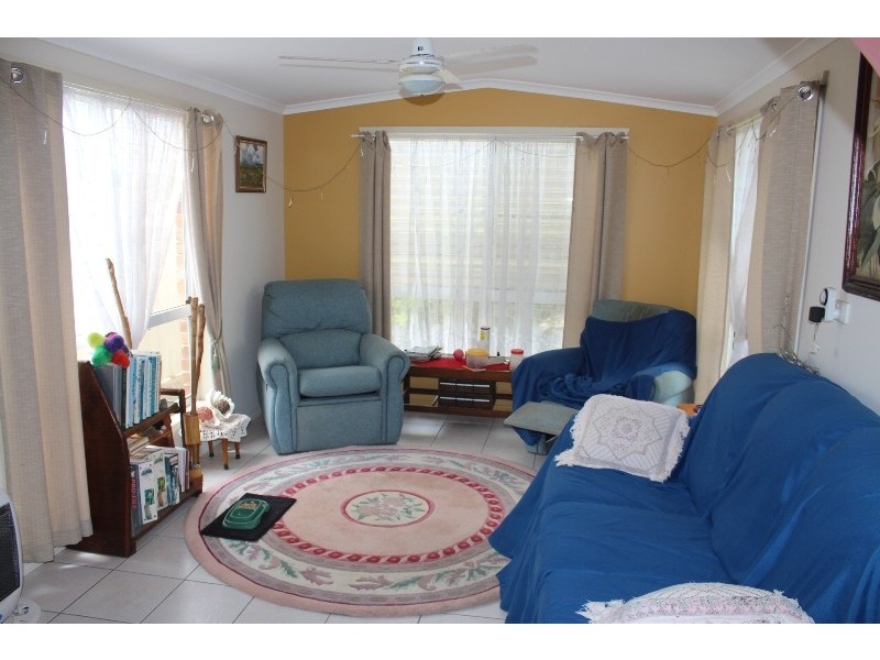 33 Shell Street, Burnett Heads QLD 4670