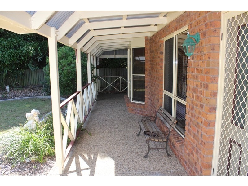 5 Holzberger Street, Moore Park Beach QLD 4670