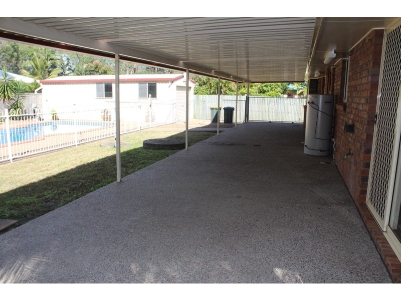 5 Holzberger Street, Moore Park Beach QLD 4670