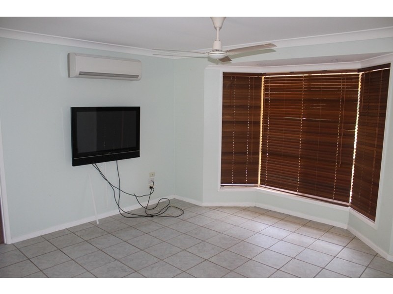 5 Holzberger Street, Moore Park Beach QLD 4670