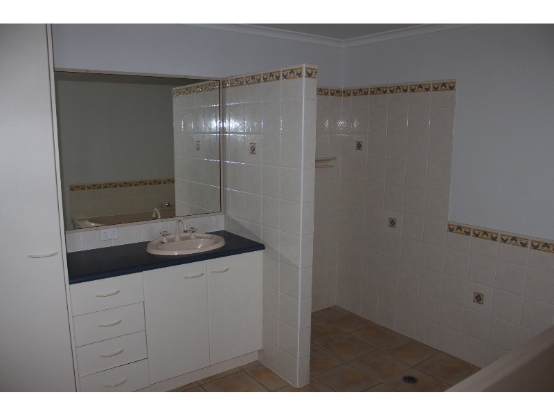 1/13 Grimstead Street, Bundaberg West QLD 4670