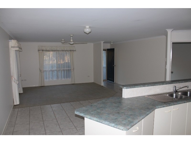 2/13 Grimstead Street, Bundaberg West QLD 4670