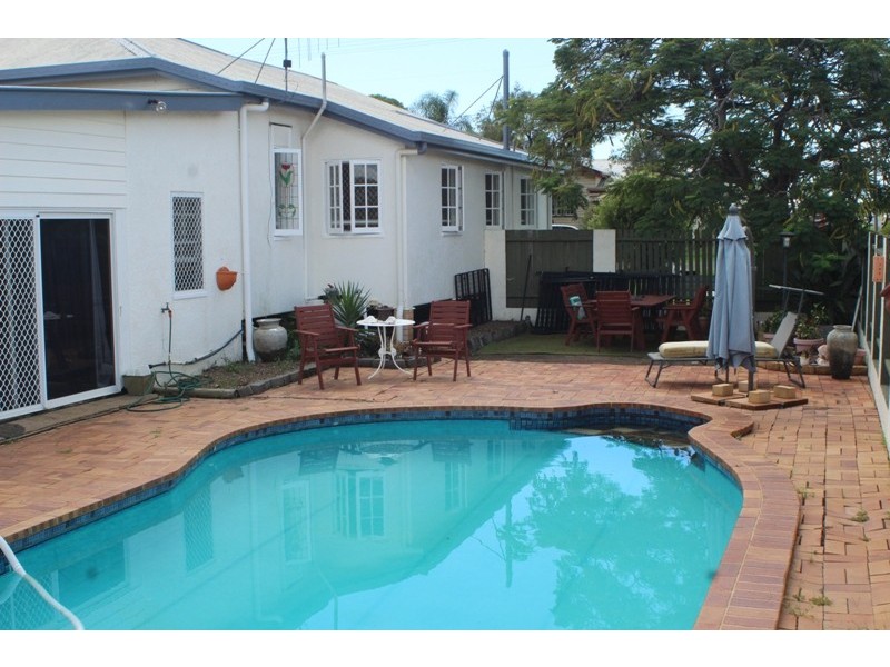171 Targo Street, Walkervale QLD 4670