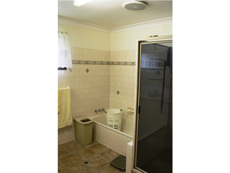 4 Keys Street, Avenell Heights QLD 4670