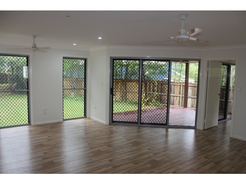 7 Ocean Court, Moore Park Beach QLD 4670