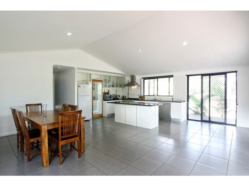 52 Tammy Road, Moore Park Beach QLD 4670