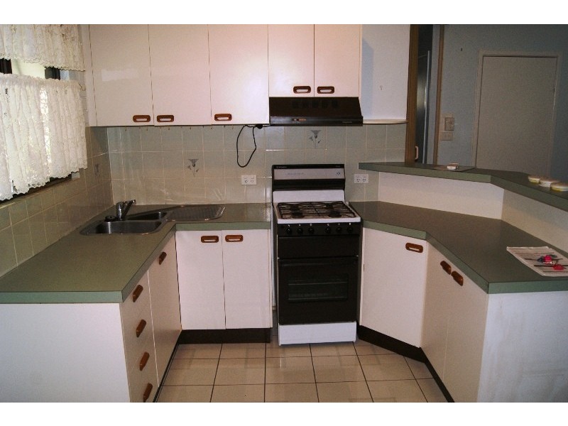 16 Moore Street, Elliott Heads QLD 4670