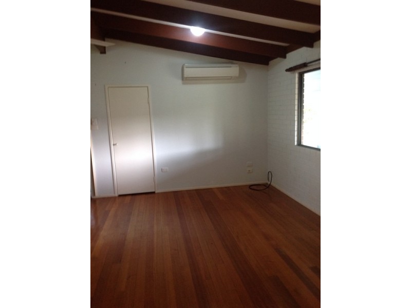 16 Moore Street, Elliott Heads QLD 4670