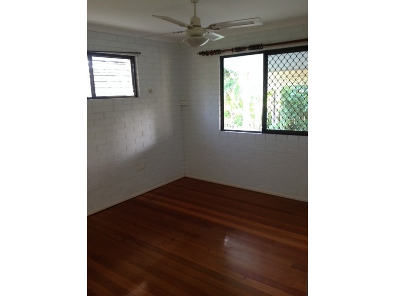 16 Moore Street, Elliott Heads QLD 4670