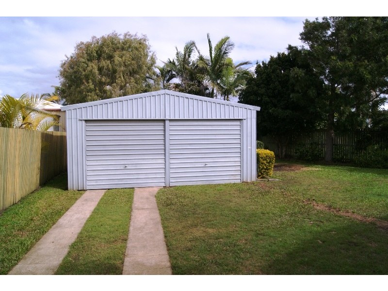 16 Moore Street, Elliott Heads QLD 4670
