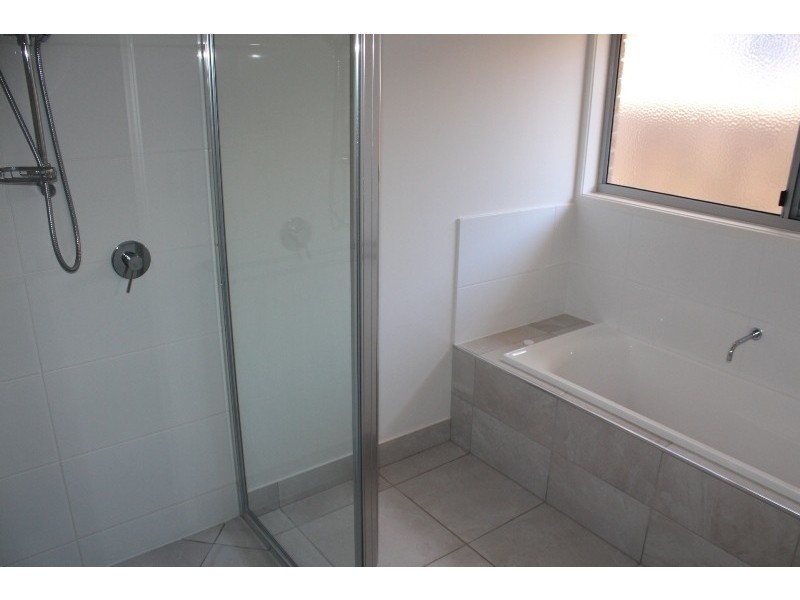 6 Green Avenue, Branyan QLD 4670