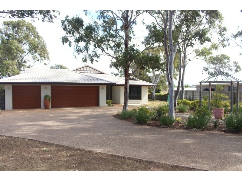 5 Raewood Close, Coral Cove QLD 4670