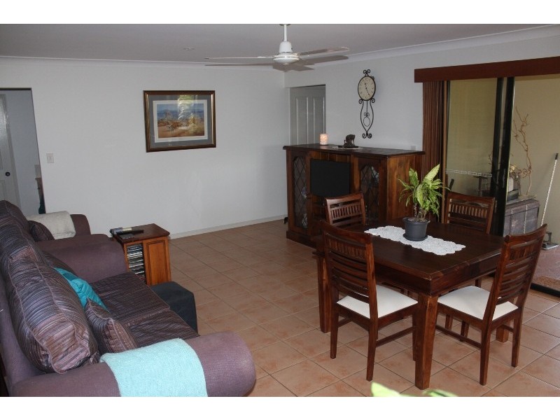 5 Raewood Close, Coral Cove QLD 4670