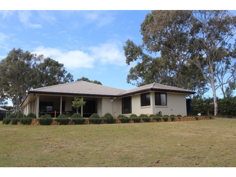 5 Raewood Close, Coral Cove QLD 4670