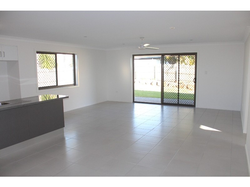 4 Daisy Court, Coral Cove QLD 4670
