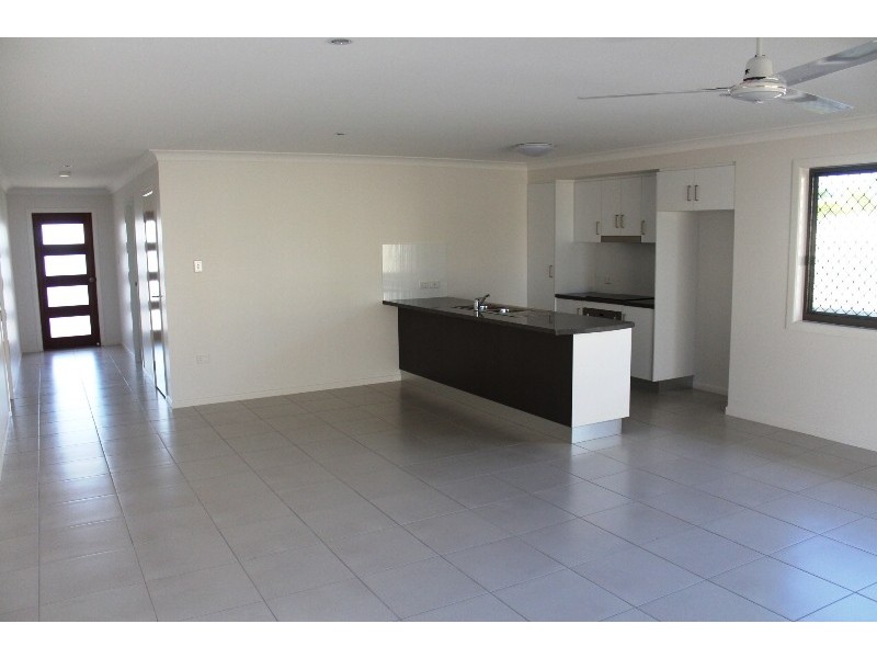 4 Daisy Court, Coral Cove QLD 4670