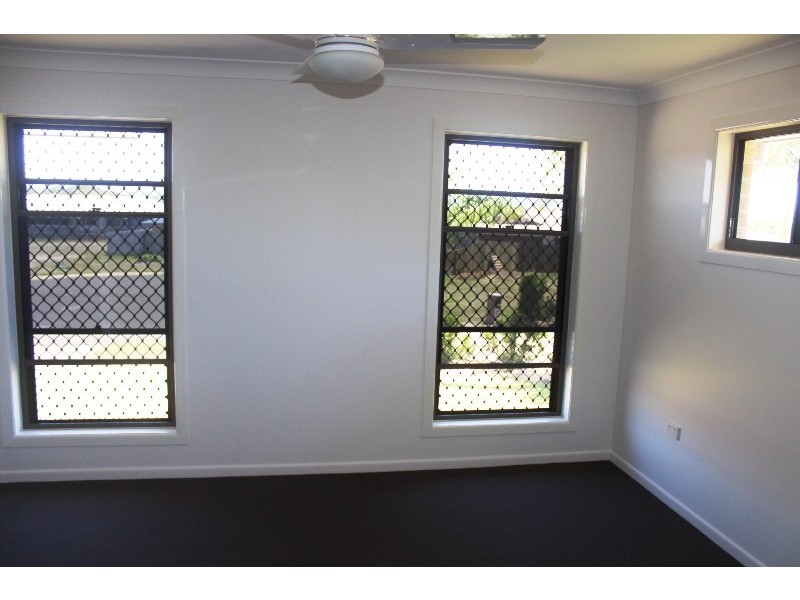 4 Daisy Court, Coral Cove QLD 4670