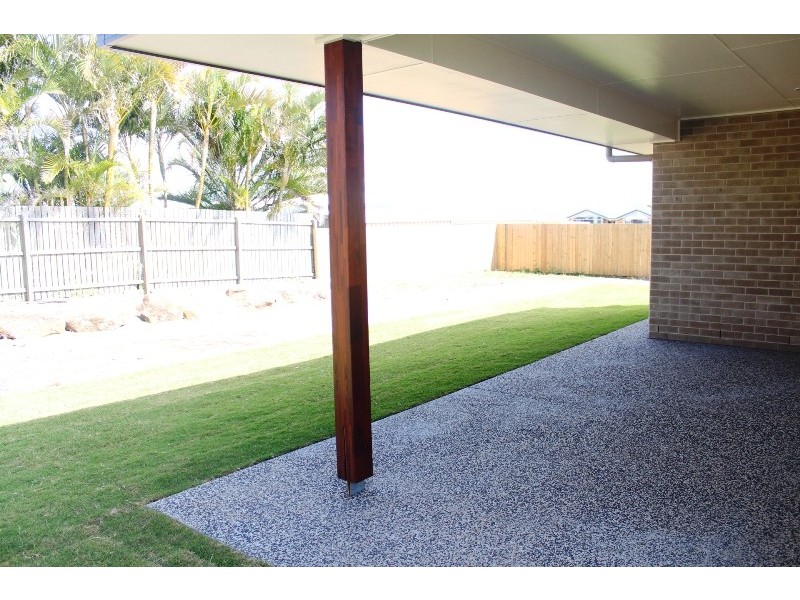 4 Daisy Court, Coral Cove QLD 4670