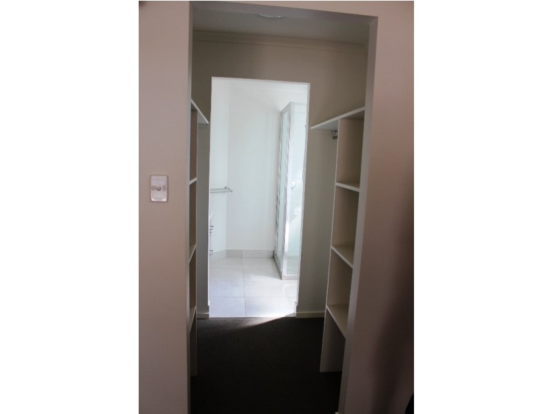 2/4 Neville Drive, Branyan QLD 4670