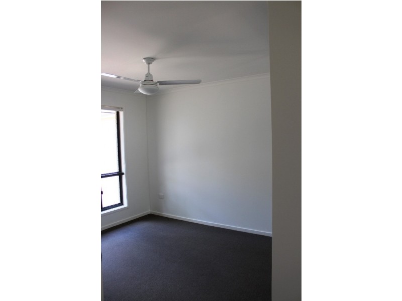 2/4 Neville Drive, Branyan QLD 4670